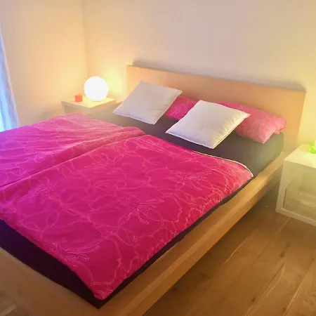 Aachen, Moderne Und Gehobene 3 Zimmer- Ferienwohnung Am Dreilaenderpunkt D-Nl-B אאכן